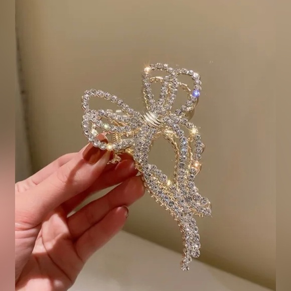 Super Elegant Embellished Headband to Enhance your Casual or Night Our Hair look main image 4